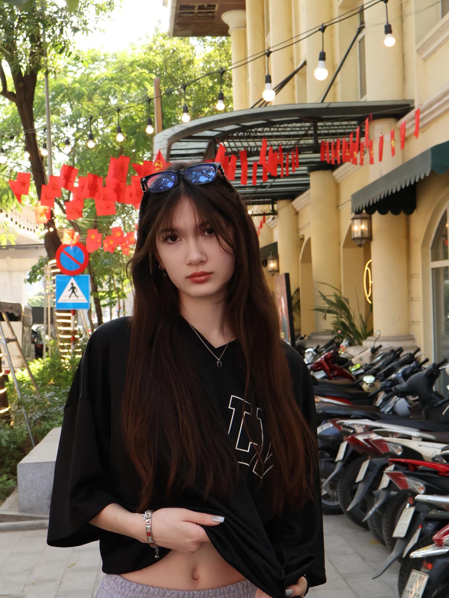 Em gái chân dài của thủ môn Lâm Tây lại gây sốt: Visual hotgirl, nụ cười 