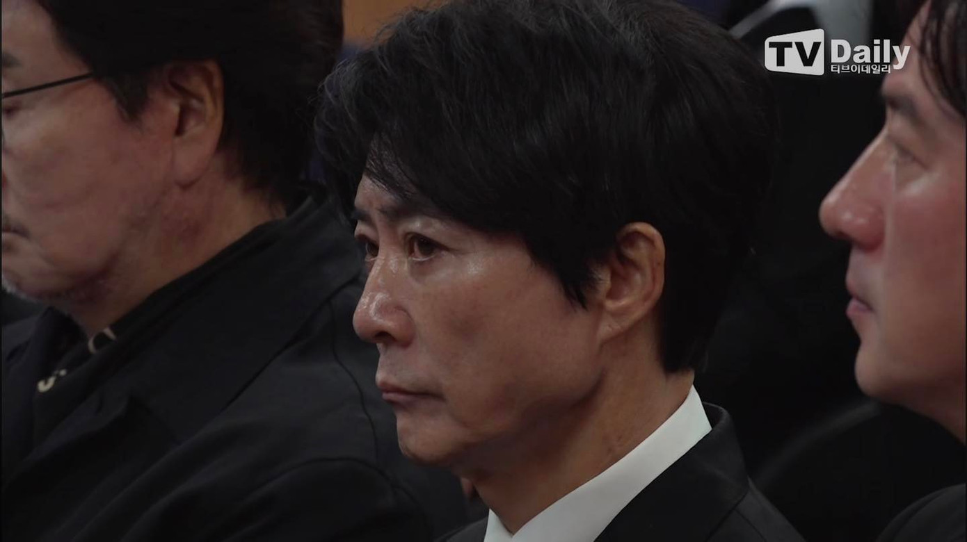 Dàn nghệ sĩ khóc nấc tiễn biệt 'ông nội quốc dân'- Ảnh 12.