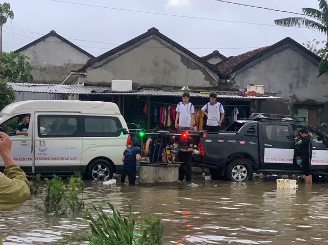 CT Group khẩn trương phát triển UAV kén nổi siêu nặng cứu được nhiều người, nhà robot chống lụt - Ảnh 4.