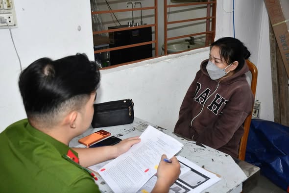 Bắt Dương Thị Bông- Ảnh 1. Bắt Dương Thị Bông- Ảnh 1.