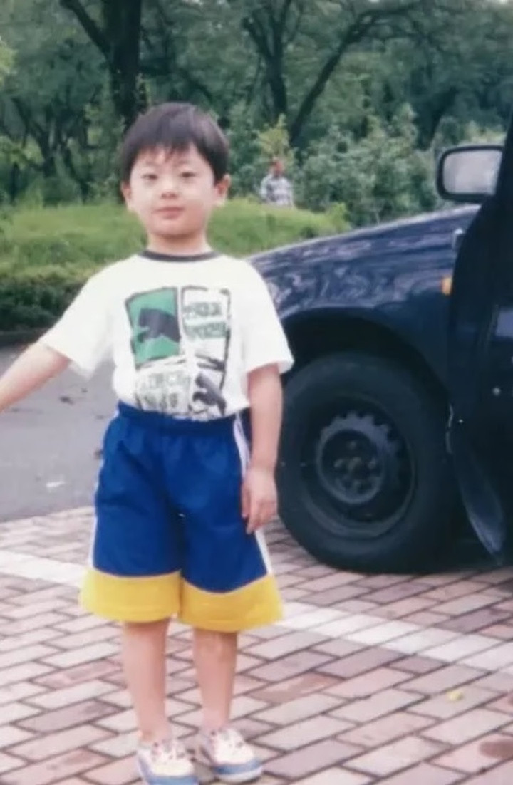 Chàng trai mặc đồ nữ và cuộc sống chống lại kỳ vọng gia đình  - Ảnh 1.