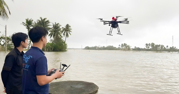 CT Group khẩn trương ph&aacute;t triển UAV k&eacute;n nổi si&ecirc;u nặng cứu được nhiều người, nh&agrave; robot chống lụt