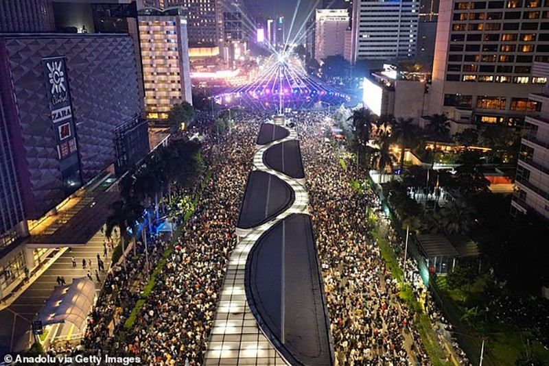 Cảnh thành phố đông nhất thế giới nhưng chìm trong ngập lụt và ô nhiễm- Ảnh 11.