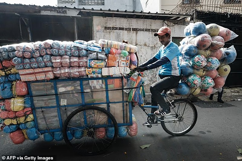 Cảnh thành phố đông nhất thế giới nhưng chìm trong ngập lụt và ô nhiễm- Ảnh 16.