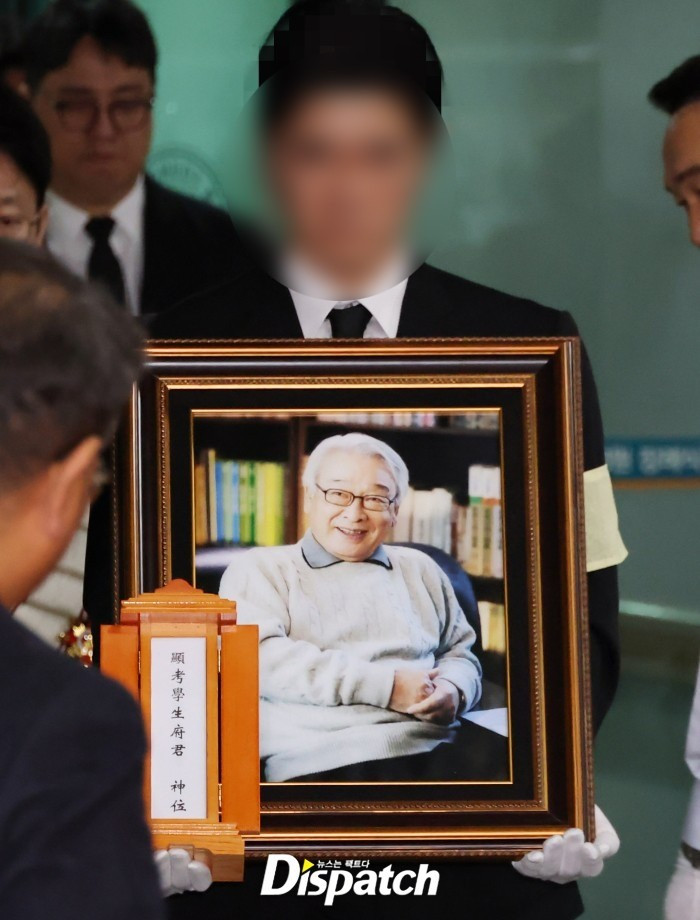 Dàn nghệ sĩ khóc nấc tiễn biệt 'ông nội quốc dân'- Ảnh 15.