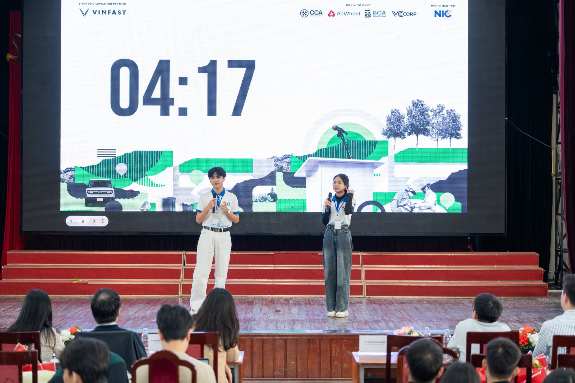 Sinh viên thừa nhận: Sợ xe điện vì… chưa hiểu đủ- Ảnh 4. Sinh viên thừa nhận: Sợ xe điện vì… chưa hiểu đủ- Ảnh 4.