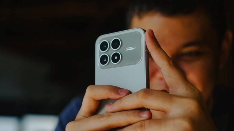 Một Dòng Smartphone ‘Vua Hiệu Năng Giá Tốt’ Vừa Được Đưa Trở Lại Việt Nam: Giá 17 Triệu Mà Chip Đỉnh Nóc, Loa Công Nghệ Bose, Pin Lớn Nhất Phân Khúc- Ảnh 4.