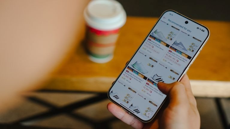 Một Dòng Smartphone ‘Vua Hiệu Năng Giá Tốt’ Vừa Được Đưa Trở Lại Việt Nam: Giá 17 Triệu Mà Chip Đỉnh Nóc, Loa Công Nghệ Bose, Pin Lớn Nhất Phân Khúc- Ảnh 6.