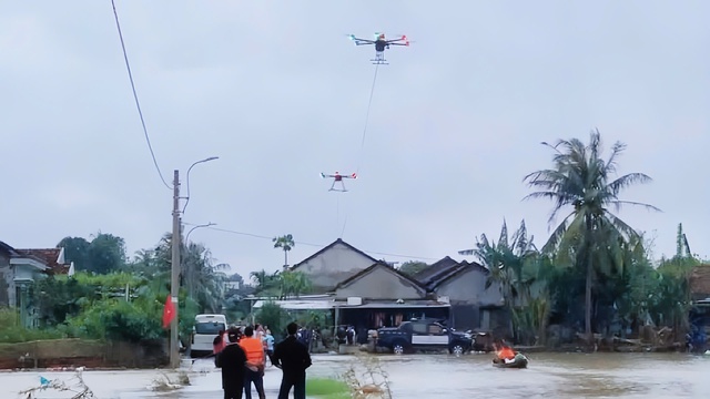 CT Group khẩn trương phát triển UAV kén nổi siêu nặng cứu được nhiều người, nhà robot chống lụt - Ảnh 1.