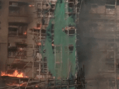 Toàn cảnh vụ cháy thảm họa nhất 3 thập kỷ ở Hong Kong (Trung Quốc): Số người tử vong chạm mốc 36, 10 tiếng cả thành phố vật lộn trong kinh hoàng- Ảnh 2. Toàn cảnh vụ cháy thảm họa nhất 3 thập kỷ ở Hong Kong (Trung Quốc): Số người tử vong chạm mốc 36, 10 tiếng cả thành phố vật lộn trong kinh hoàng- Ảnh 2.