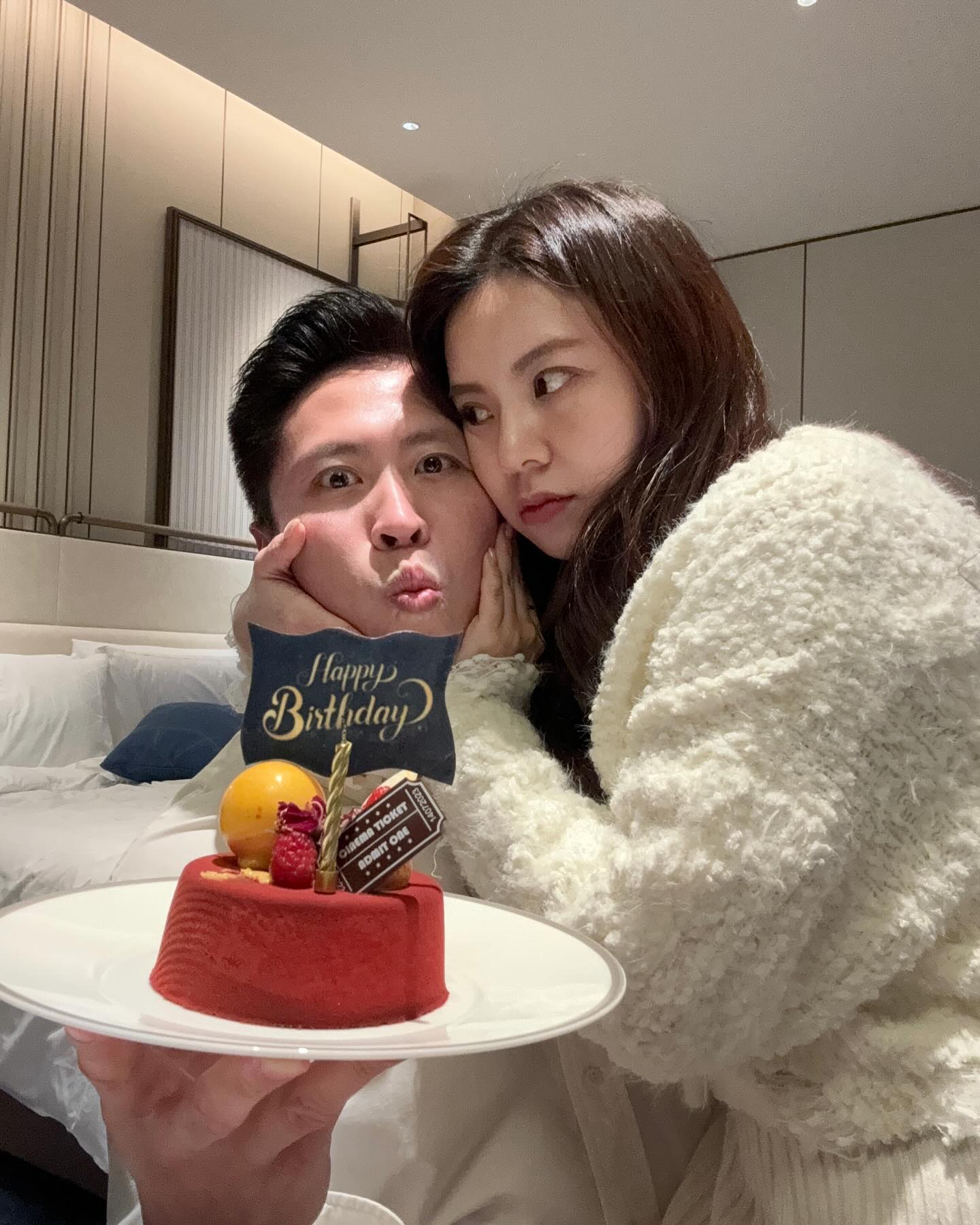 Chuyện t&igrave;nh dang dở của l&iacute;nh cứu hỏa qua đời trong vụ ch&aacute;y - Ảnh 5.