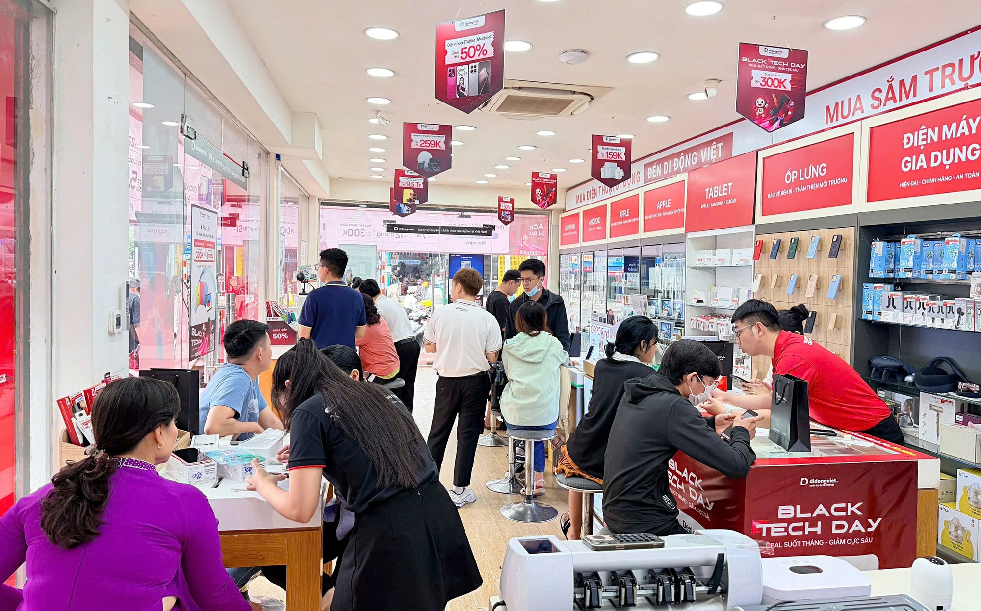 iPhone sốc giá Black Friday: iPhone 15 Pro Max rẻ không ngờ, iPhone 12 Pro chỉ còn 8,99 triệu!- Ảnh 5.