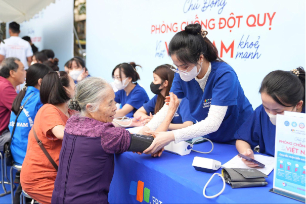 Chuyên Gia Lĩnh Vực Đột Quỵ: Thời Gian Là Tế Bào Não, Cần Cấp Cứu Kịp Thời Trong Cửa Sổ Vàng - Ảnh 4.