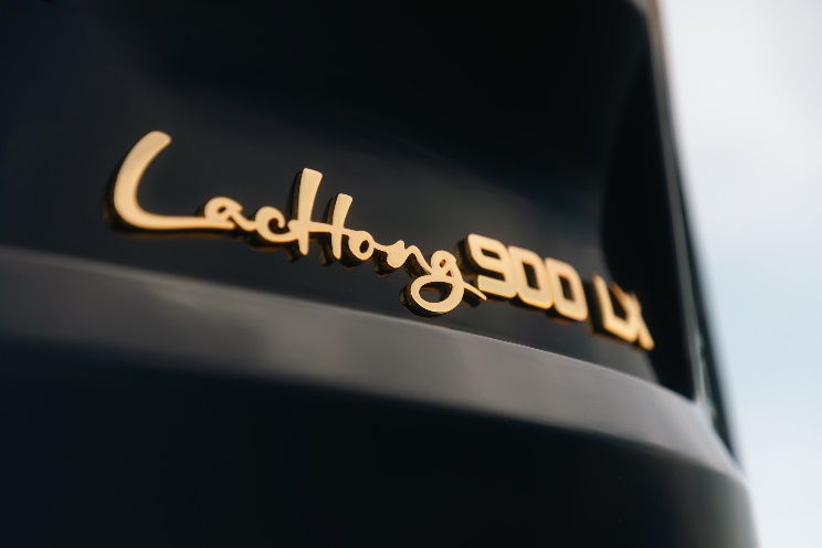 Lạc Hồng 900 LX - chiếc xe sang mang bản sắc văn hóa Việt Nam độc đáo - Ảnh 4. Lạc Hồng 900 LX - chiếc xe sang mang bản sắc văn hóa Việt Nam độc đáo - Ảnh 4.