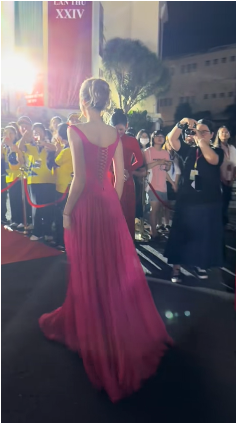 Vợ Anh Đức khiến quá khứ của chồng 