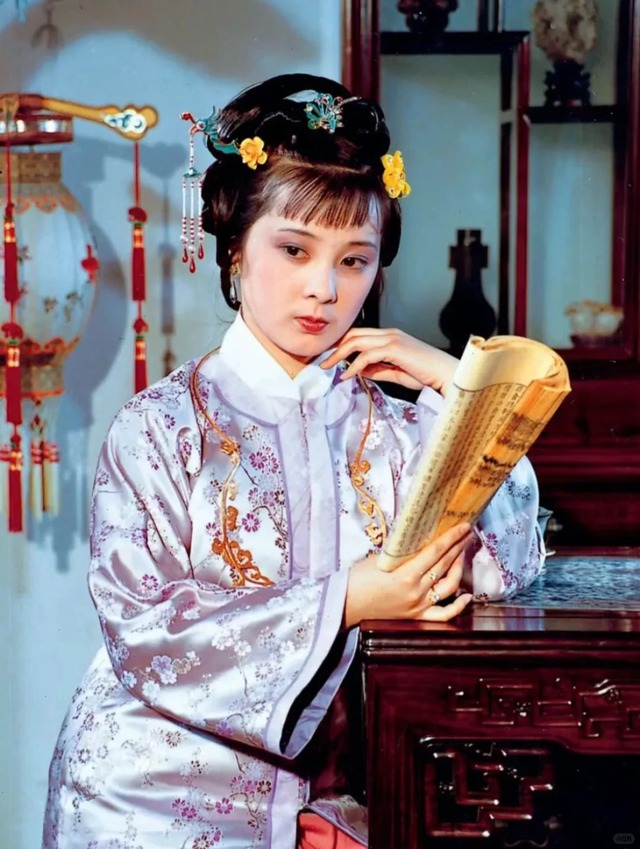 Thám Xuân trong Hồng Lâu Mộng: Bài học giá trị cho phụ nữ hiện đại - Ảnh 1.