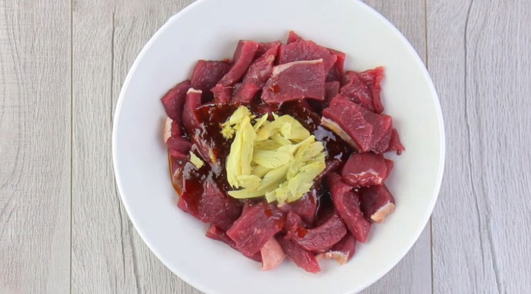 Thêm gia vị cho thịt bò mềm thơm, khử mùi tanh hiệu quả tại nhà - Ảnh 1.