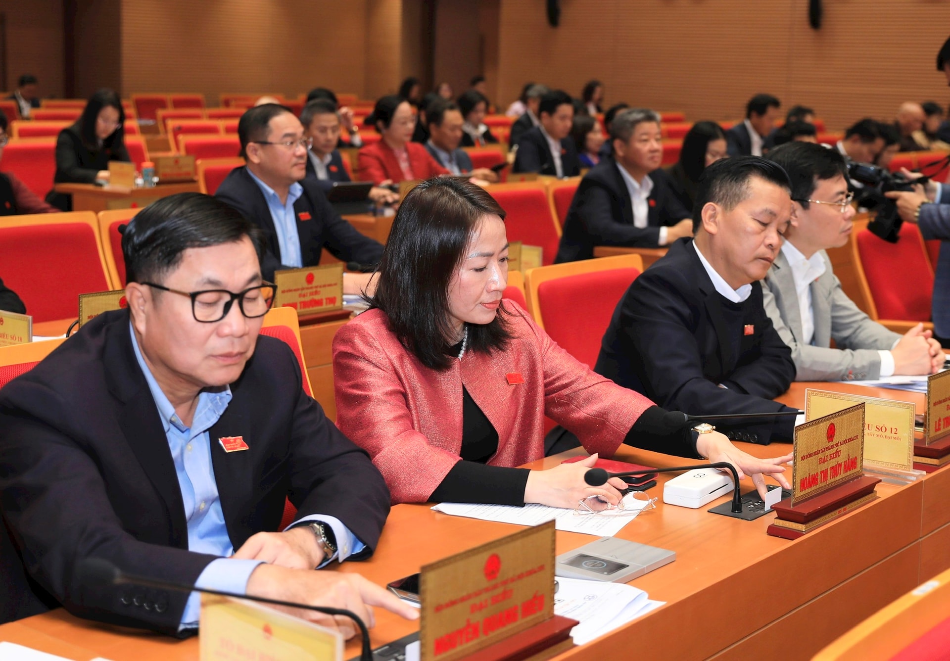 Ban hành chính sách cho cán bộ ngoài chỉ tiêu biên chế nghỉ việc- Ảnh 1.