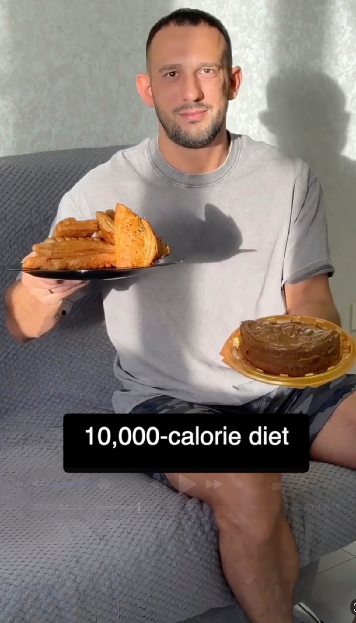 HLV thể hình nổi tiếng giới thượng lưu đột ngột tử vong khi thực hiện thử thách ăn uống kinh hoàng- Ảnh 2. HLV thể hình nổi tiếng giới thượng lưu đột ngột tử vong khi thực hiện thử thách ăn uống kinh hoàng- Ảnh 2.