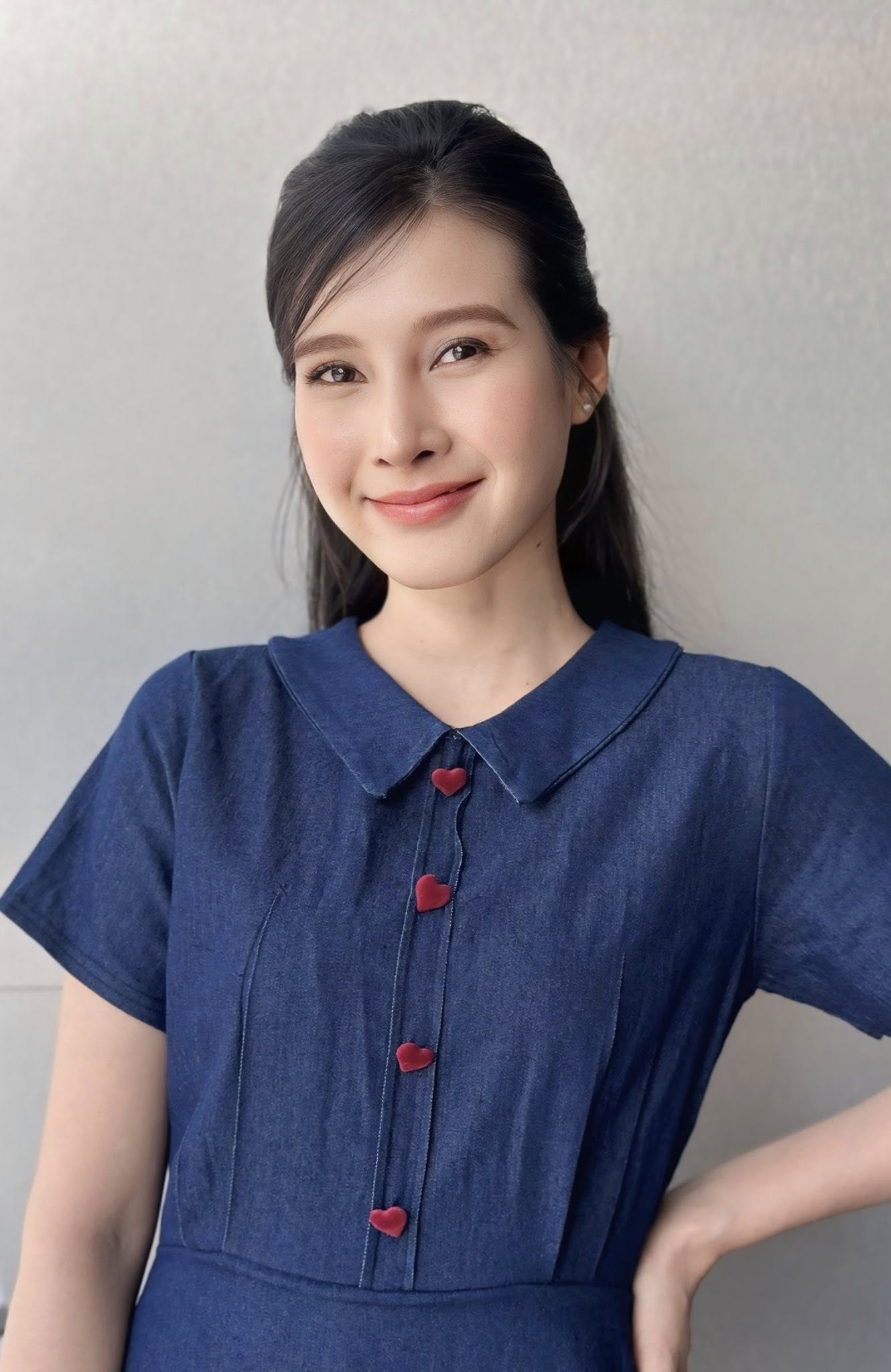 Tranh cãi chồng Lâm Vỹ Dạ để gái lạ khoác tay trên thảm đỏ - Ảnh 5.