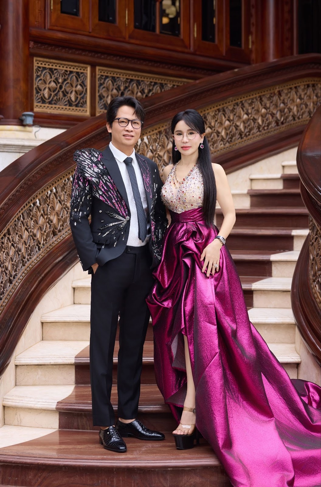 Giá trị 300 cây vàng SJC bị thu hồi của vợ chồng Mailisa- Ảnh 1.