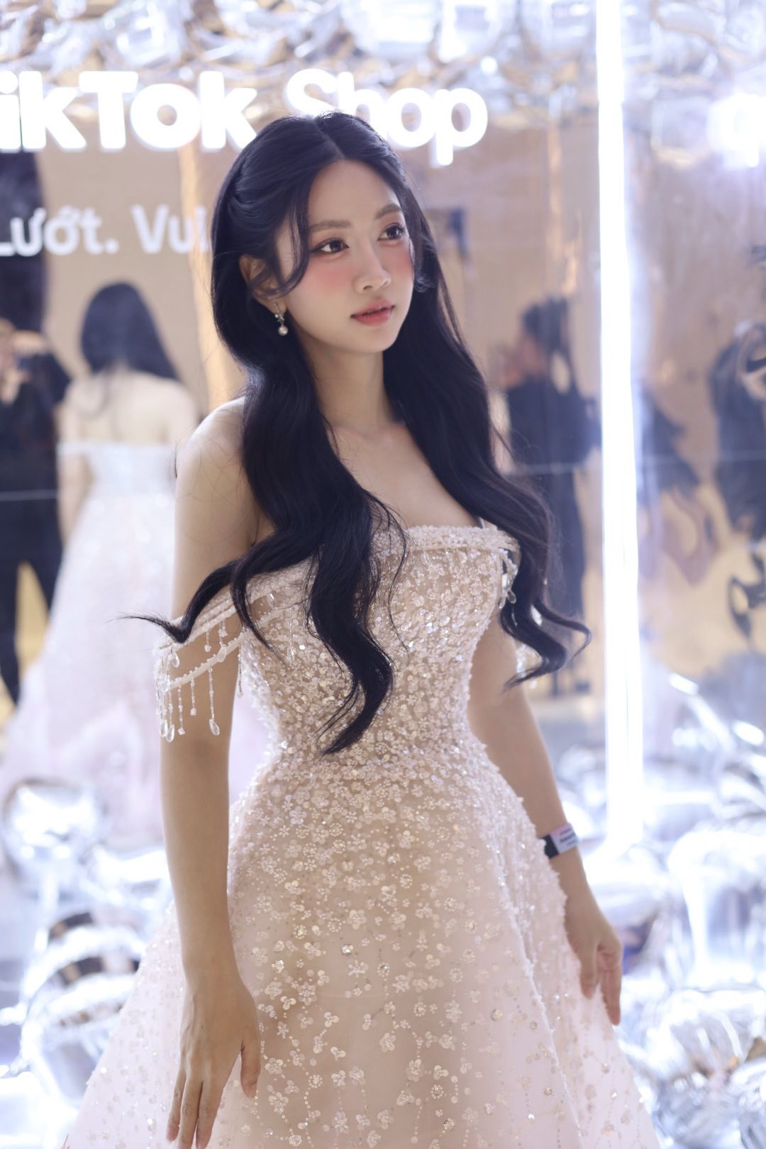 Học vấn của L&ecirc; Bống- Ảnh 1.