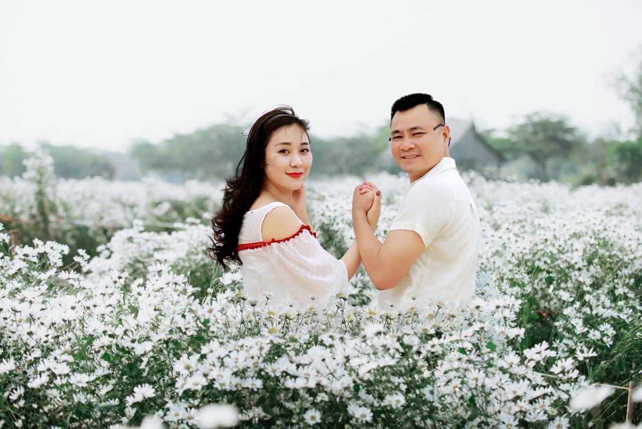 Nam Đại tá là NSND, Giám đốc Nhà hát Chèo Quân đội yêu vợ sâu đậm, hay đăng status "cảm ơn em"- Ảnh 1.