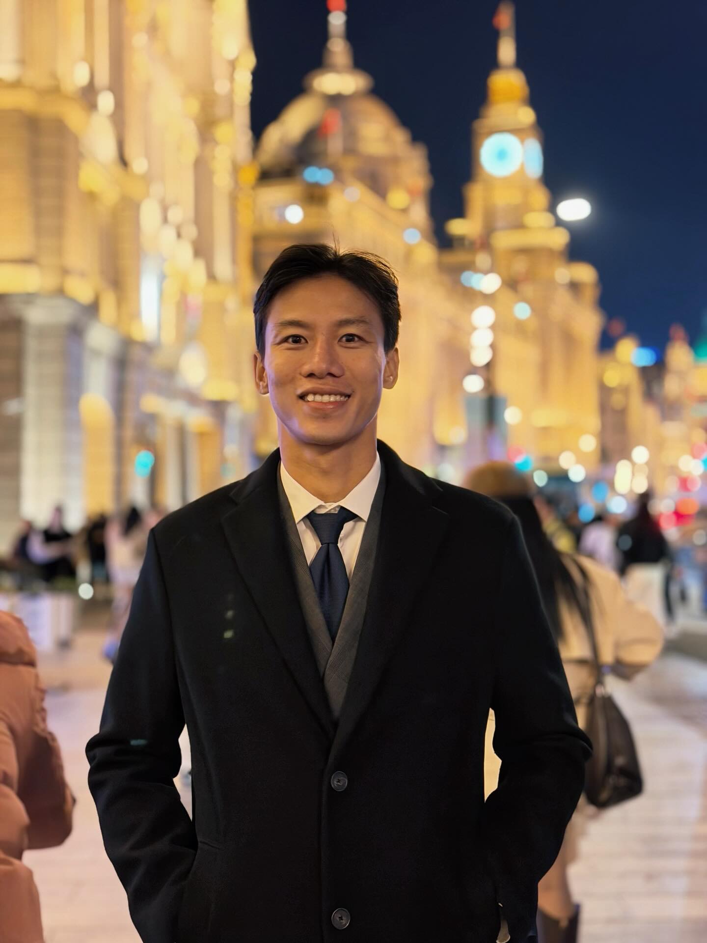 Đội trưởng tuyển Việt Nam đưa Hoa khôi ĐH Vinh đi du lịch mà ngỡ đóng phim ngôn tình, khung hình nào cũng "điện ảnh" - Ảnh 11.