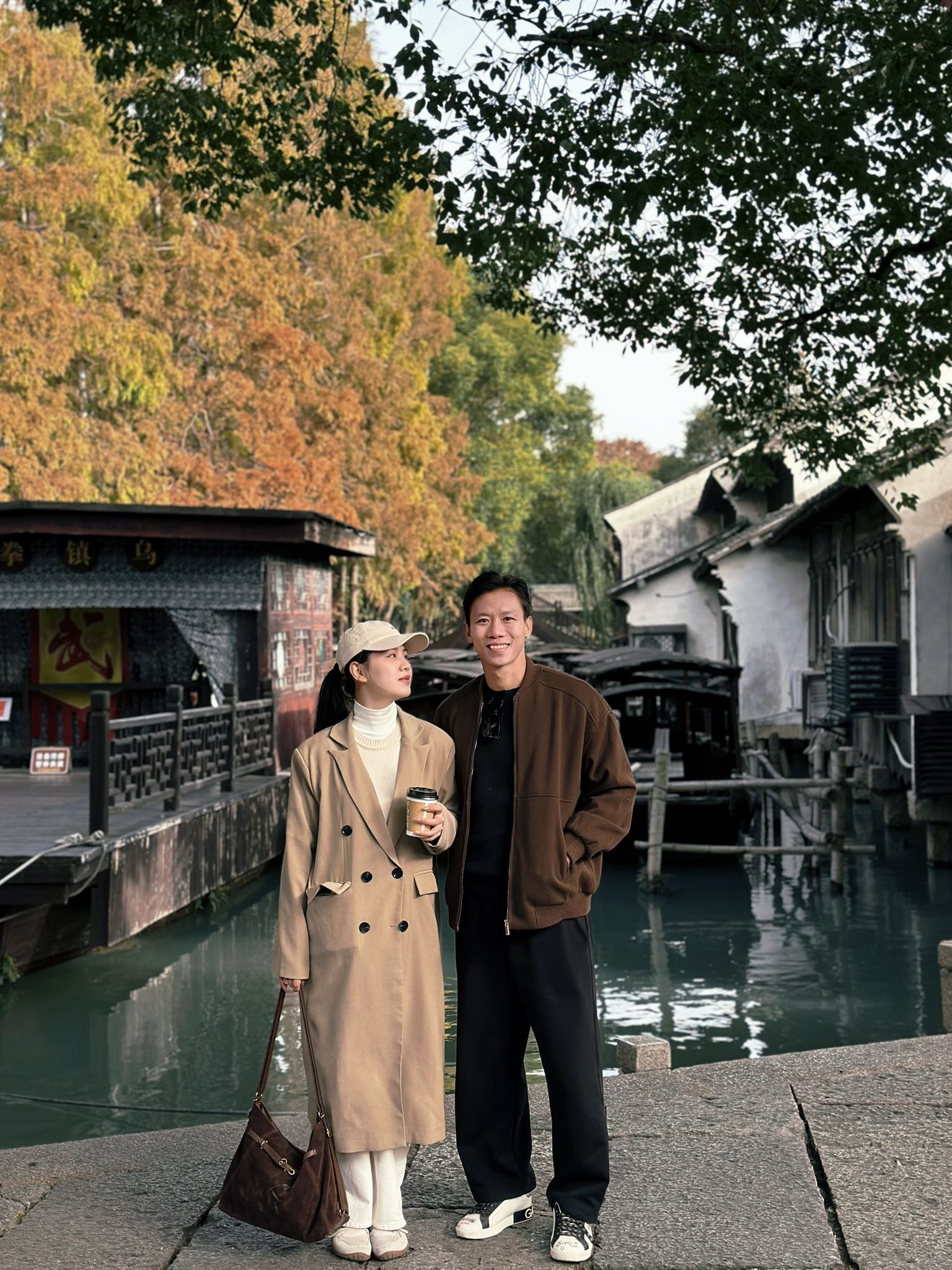 Đội trưởng tuyển Việt Nam đưa Hoa khôi ĐH Vinh đi du lịch mà ngỡ đóng phim ngôn tình, khung hình nào cũng "điện ảnh" - Ảnh 4.