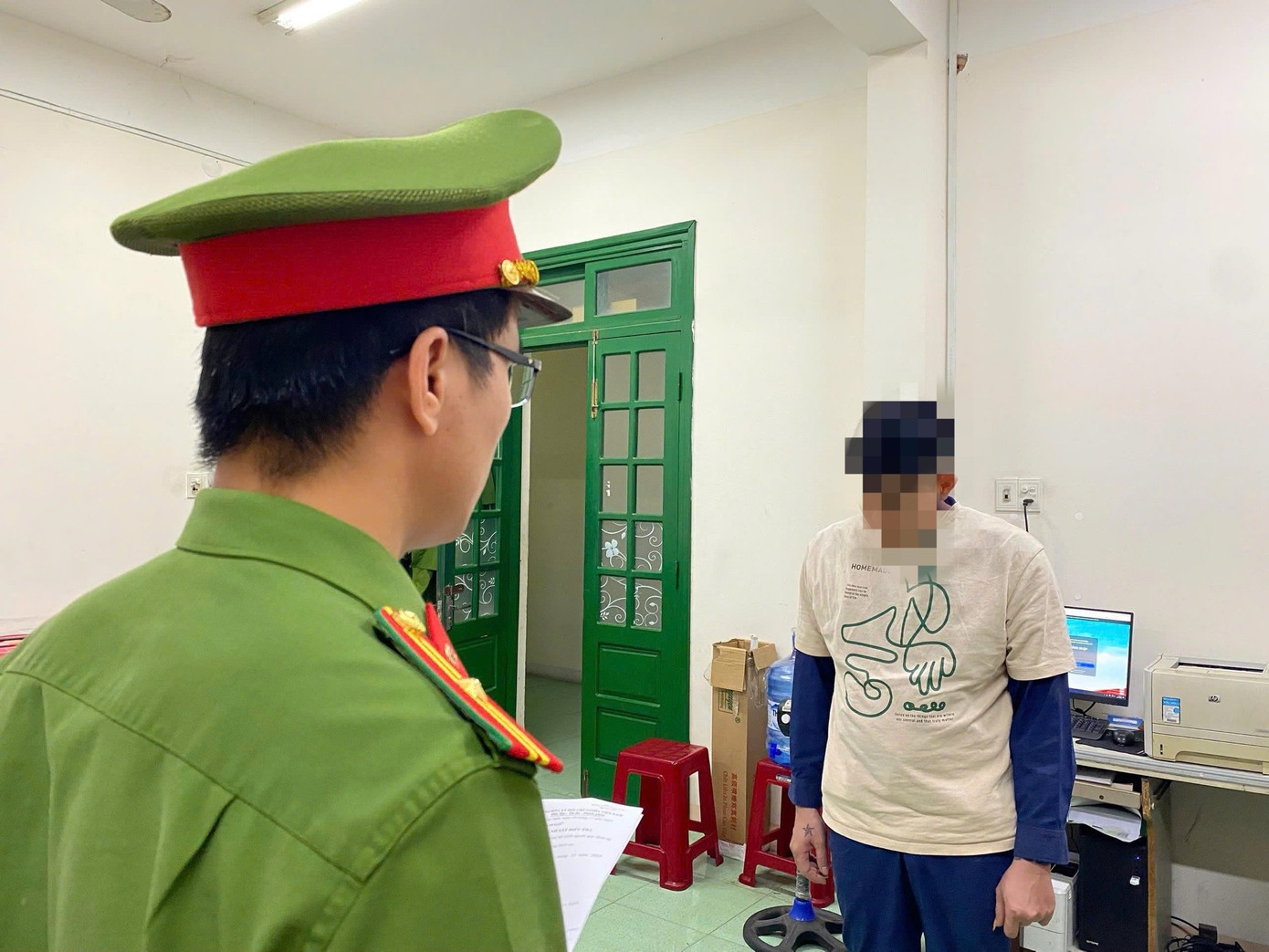 Vụ cha ôm con nhảy sông ở Quảng Ngãi gây chấn động và những hệ lụy pháp lý - Ảnh 2.