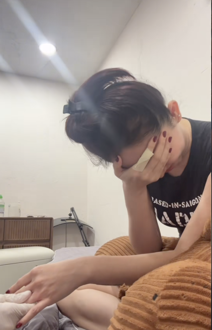 Tóc Tiên xoá hình xăm đôi với người yêu cũ- Ảnh 1.