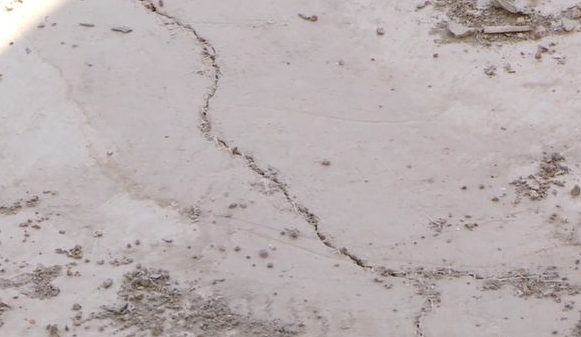 Chi 10 tỷ mua nhà, phát hiện cột chịu lực rỗng gây hoang mang - Ảnh 3.