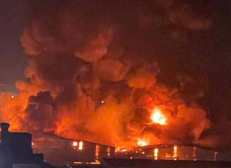 Cháy lớn tại khu công nghiệp Tiên Sơn , Bắc Ninh: Nguyên nhân và thiệt hại - Ảnh 1.