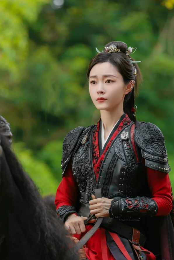 10 nữ tướng quân đẹp nhất Trung Quốc: Triệu Vy bét bảng, hạng 1 khí thế vang danh thiên hạ- Ảnh 5. 10 nữ tướng quân đẹp nhất Trung Quốc: Triệu Vy bét bảng, hạng 1 khí thế vang danh thiên hạ- Ảnh 5.