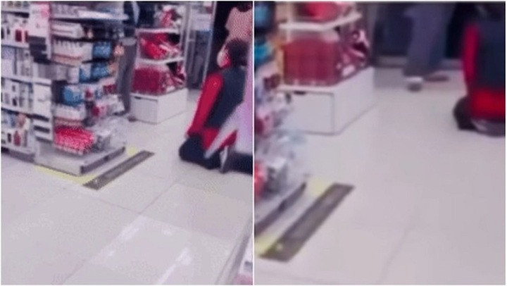 Nh&acirc;n vi&ecirc;n cửa h&agrave;ng quỳ xin lỗi v&igrave; nhắc nhở trẻ con - Ảnh 1.