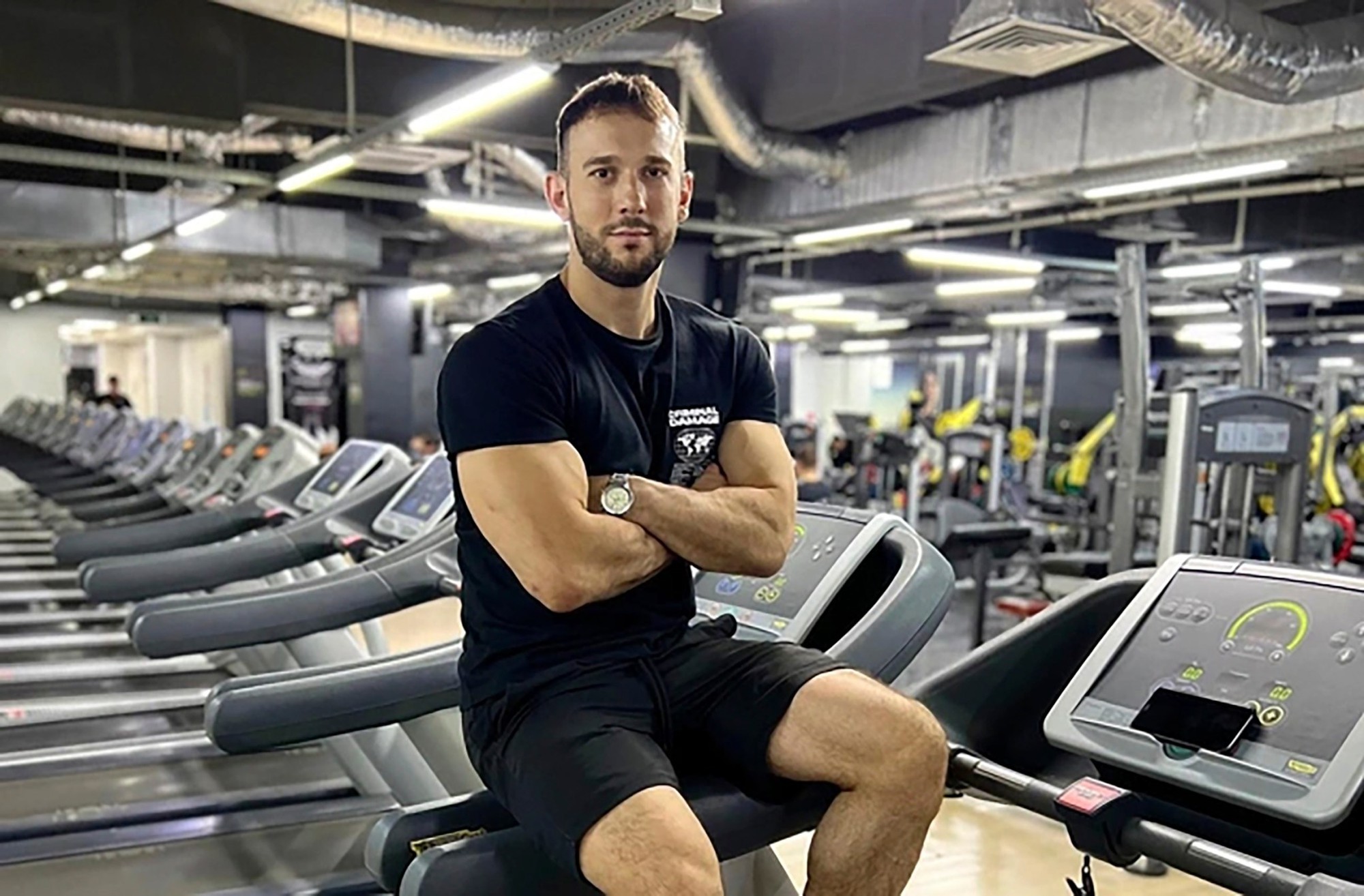 HLV thể hình nổi tiếng giới thượng lưu đột ngột tử vong khi thực hiện thử thách ăn uống kinh hoàng- Ảnh 4. HLV thể hình nổi tiếng giới thượng lưu đột ngột tử vong khi thực hiện thử thách ăn uống kinh hoàng- Ảnh 4.