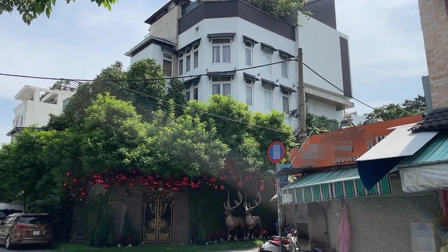 Đàm Vĩnh Hưng bán biệt thự trăm tỷ ở TP.HCM, xây cơ ngơi mới nhiều tiền hơn- Ảnh 1.