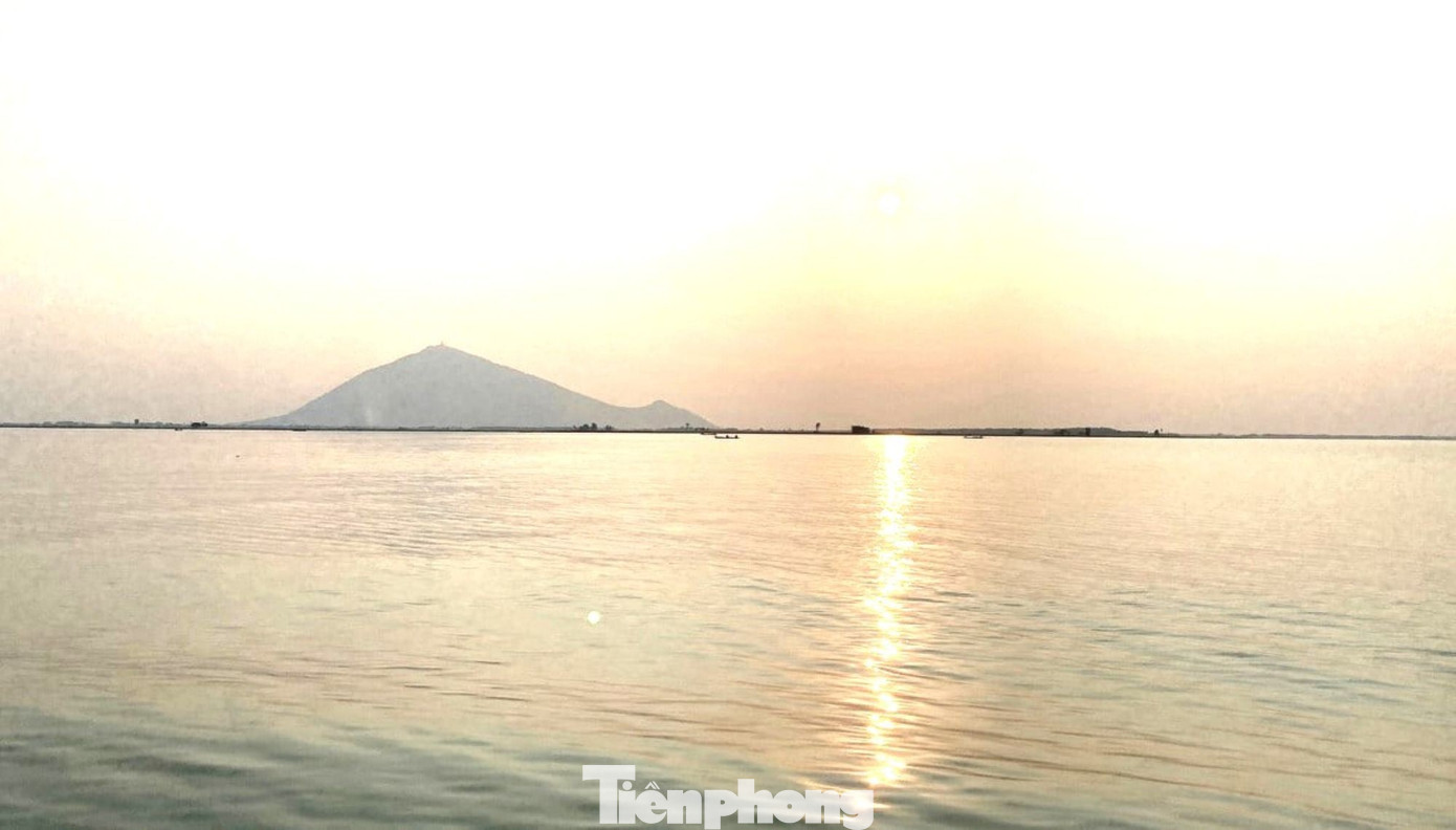 To&agrave;n cảnh hồ nước nh&acirc;n tạo lớn nhất Đ&ocirc;ng Nam &Aacute; khiến người d&acirc;n thấp thỏm khi xả lũ - Ảnh 13.