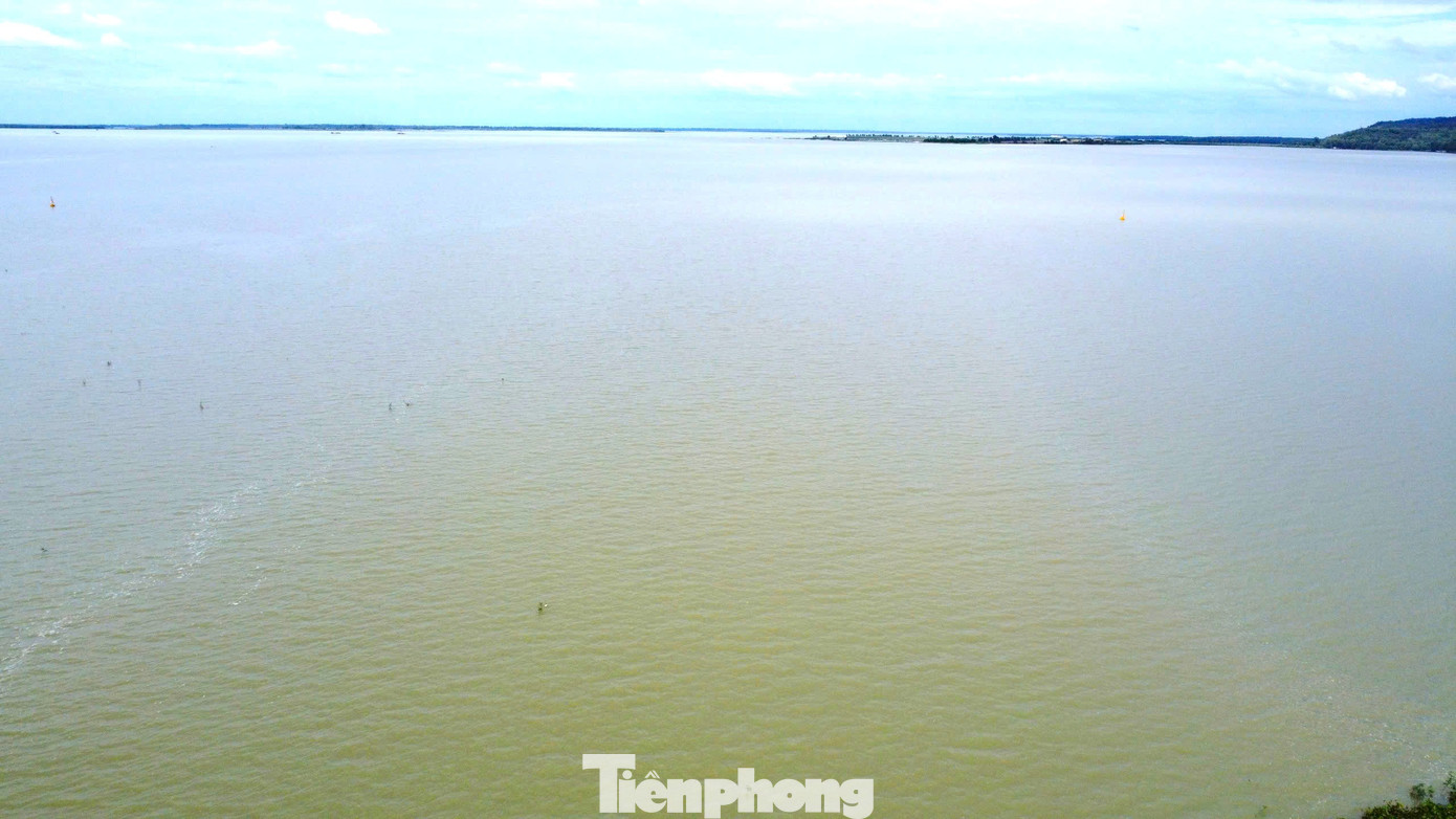 To&agrave;n cảnh hồ nước nh&acirc;n tạo lớn nhất Đ&ocirc;ng Nam &Aacute; khiến người d&acirc;n thấp thỏm khi xả lũ - Ảnh 9.