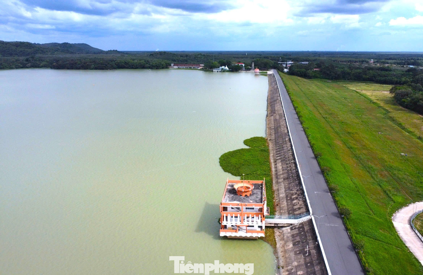 To&agrave;n cảnh hồ nước nh&acirc;n tạo lớn nhất Đ&ocirc;ng Nam &Aacute; khiến người d&acirc;n thấp thỏm khi xả lũ - Ảnh 8.
