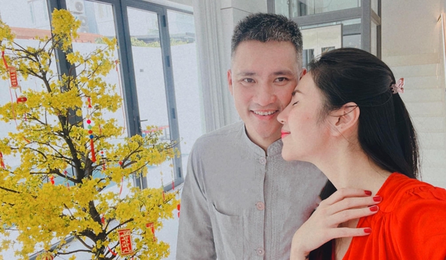 Thủy Tiên xuất hiện, nói thẳng: "Anh muốn mời show thì mời sớm, gần tháng người ta có lịch đi chùa rồi"- Ảnh 2.