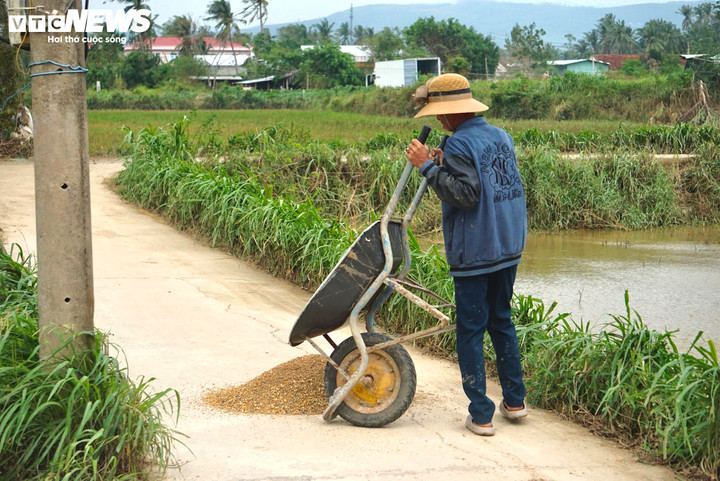 Người đàn ông day dứt mất 3 người thân trong lũ dữ ở Đắk Lắk - Ảnh 4.