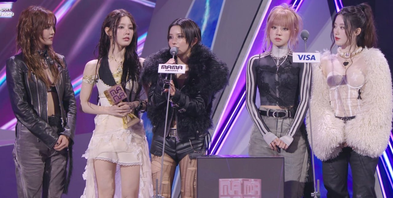 Ca sĩ tầm trung cố tình mặc hở, không thấy quyến rũ chỗ nào chỉ thấy phản cảm- Ảnh 7. Ca sĩ tầm trung cố tình mặc hở, không thấy quyến rũ chỗ nào chỉ thấy phản cảm- Ảnh 7.