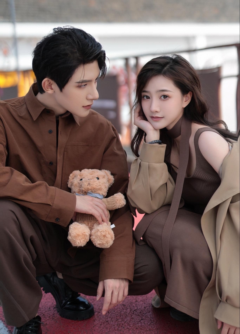 Cặp đôi phim giả tình thật công khai hôn nhau ngay trên thảm đỏ: Nhà gái vừa đẹp vừa bốc lửa, nhìn muốn cưới liền- Ảnh 7.