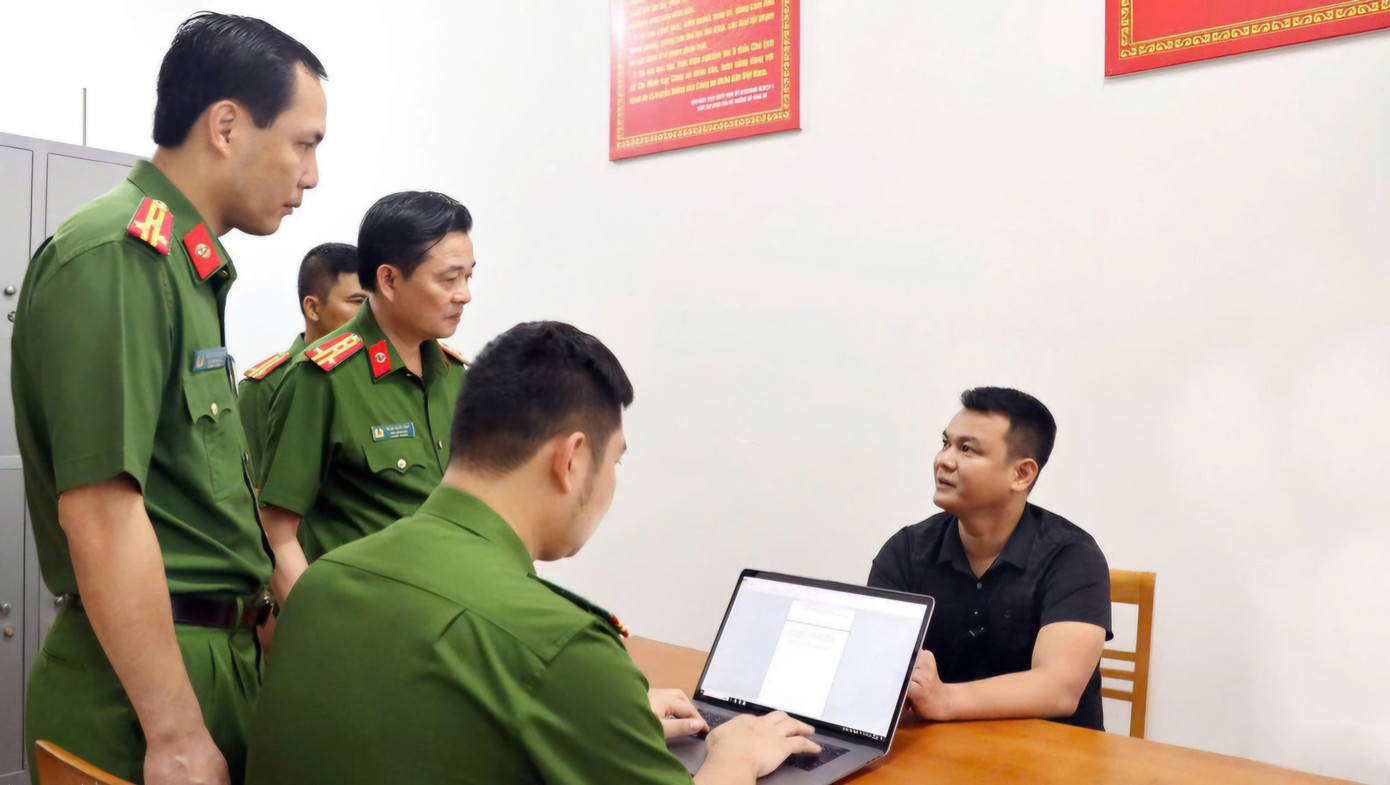 Thủ đoạn tinh vi của đối tượng cầm đầu đường dây lừa đảo tiền ảo 10.000 tỷ đồng- Ảnh 5.