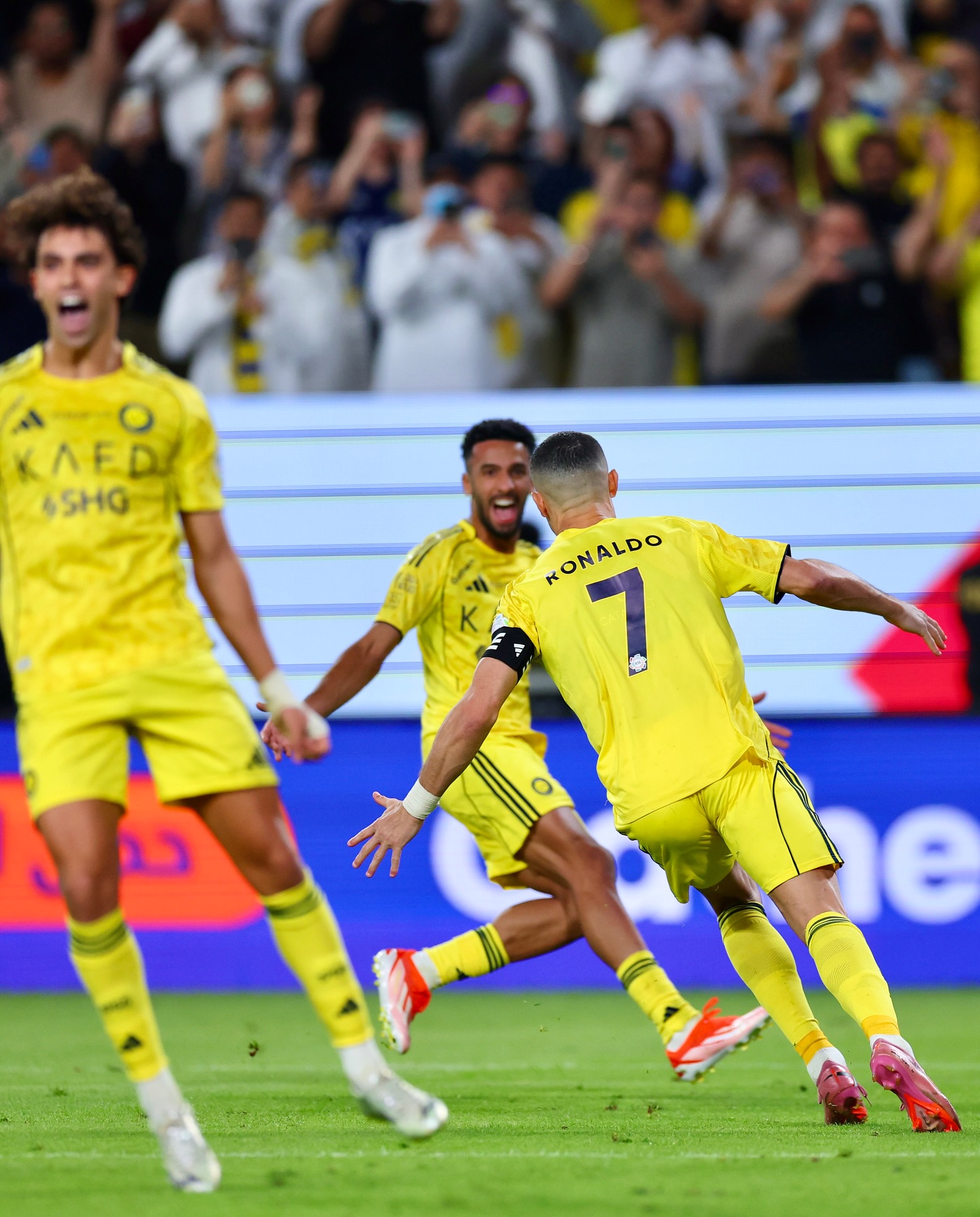 Ronaldo 40 tuổi vẫn ghi bàn ầm âm, phát biểu 1 câu gây sốc- Ảnh 1.