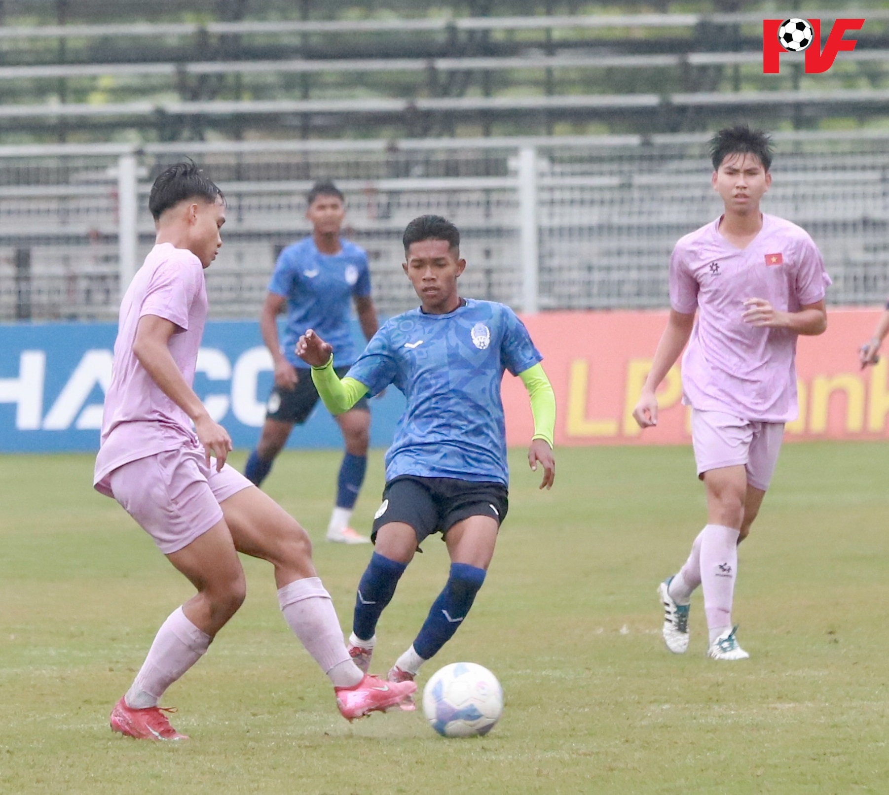 Ép sân hoàn toàn, tuyển Việt Nam thắng đậm “5 sao” trước Campuchia- Ảnh 2. Ép sân hoàn toàn, tuyển Việt Nam thắng đậm “5 sao” trước Campuchia- Ảnh 2.
