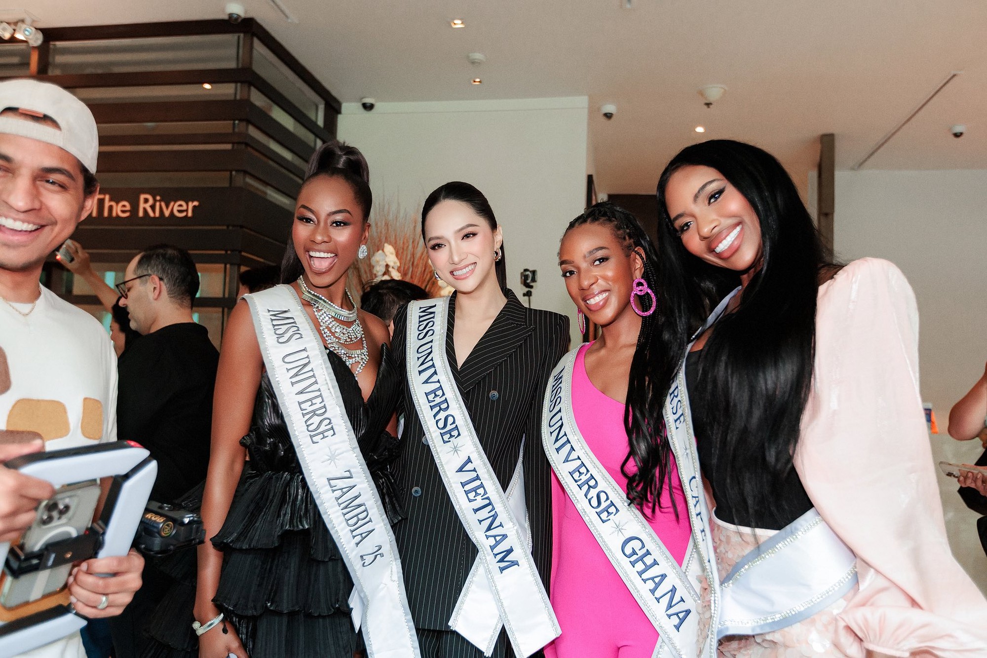 Cảnh sát xuất hiện địa điểm tổ chức Miss Universe, nguy cơ cuộc thi bị huỷ- Ảnh 4. Cảnh sát xuất hiện địa điểm tổ chức Miss Universe, nguy cơ cuộc thi bị huỷ- Ảnh 4.