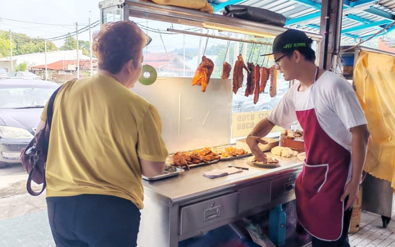 Bán nhà được 3 tỷ về quê mở nhà hàng, người đàn ông ôm mặt khóc: “Tôi đã tự hại mình rồi”- Ảnh 2.