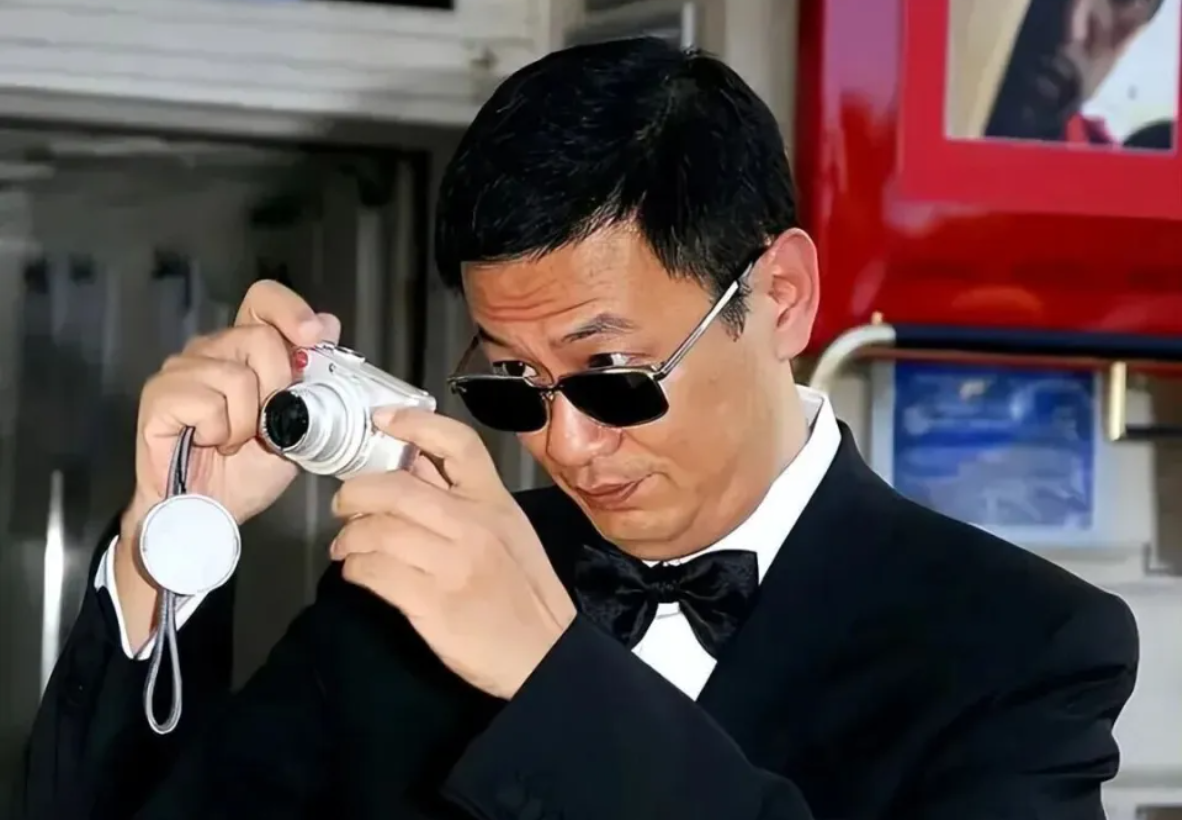 Ngoại lệ duy nhất của “ông lớn” kiểm soát Song Hye Kyo, làm khổ cả showbiz- Ảnh 1. Ngoại lệ duy nhất của “ông lớn” kiểm soát Song Hye Kyo, làm khổ cả showbiz- Ảnh 1.